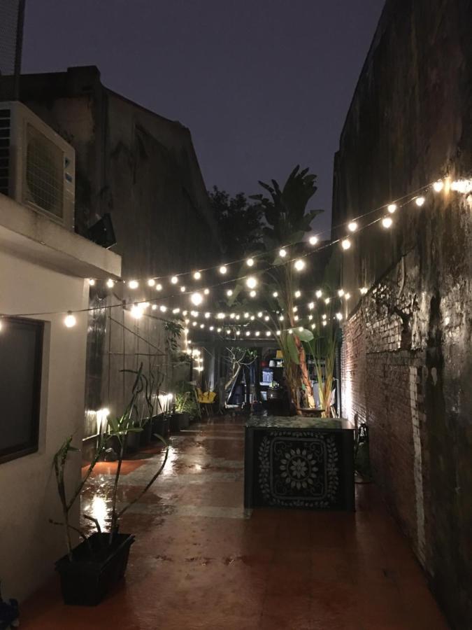 Local Backpacker Hostel Đài Nam Ngoại thất bức ảnh