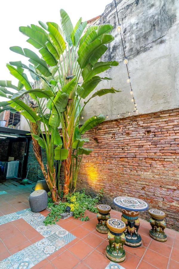 Local Backpacker Hostel Đài Nam Ngoại thất bức ảnh