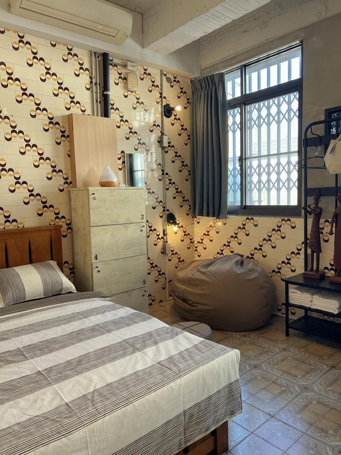 Local Backpacker Hostel Đài Nam Ngoại thất bức ảnh